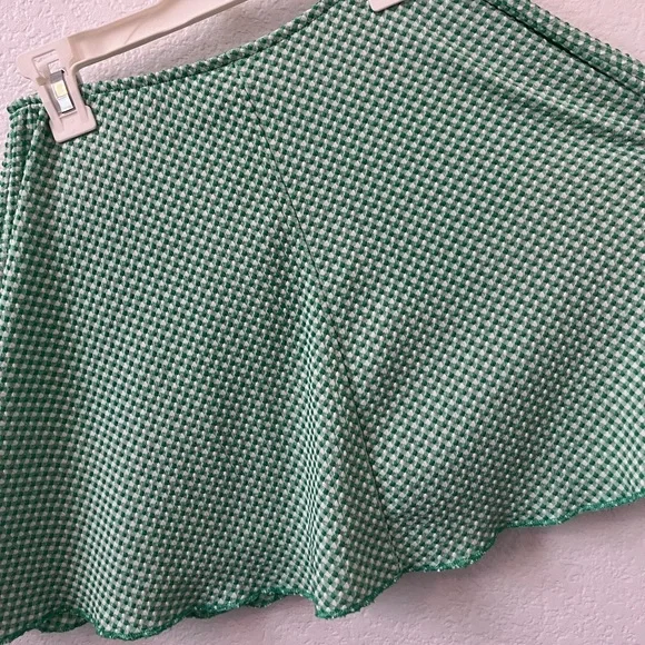 Green Checkered Women's Mini Skirt With Built-in Shorts - Picture 4 of 6